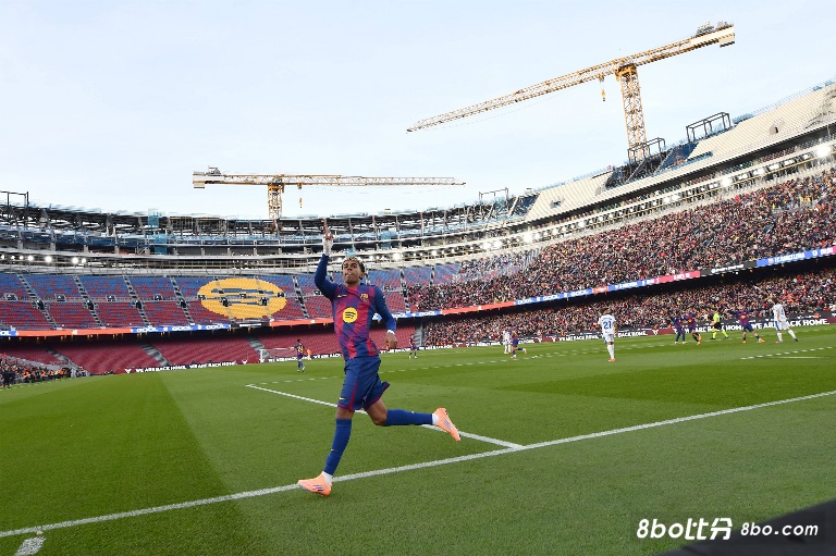 阿斯:亚马尔在前腰位置发挥出色,这给弗里克带来了更多选择