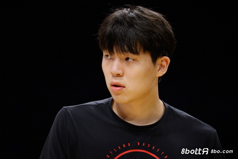 美媒:杨瀚森现在比不了克林根 开拓者多输球才能保留明年选秀权