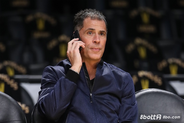 佩林卡在干嘛？湖媒：亨特和埃利斯都是湖人潜在目标 直接互换了